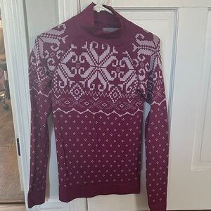 Sweaty Betty Burgundy and White Patterned Turtleneck, Size Small.